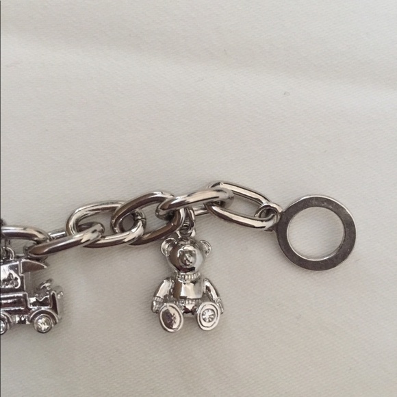 Harrods of London Charm Bracelet - Picture 5 of 7